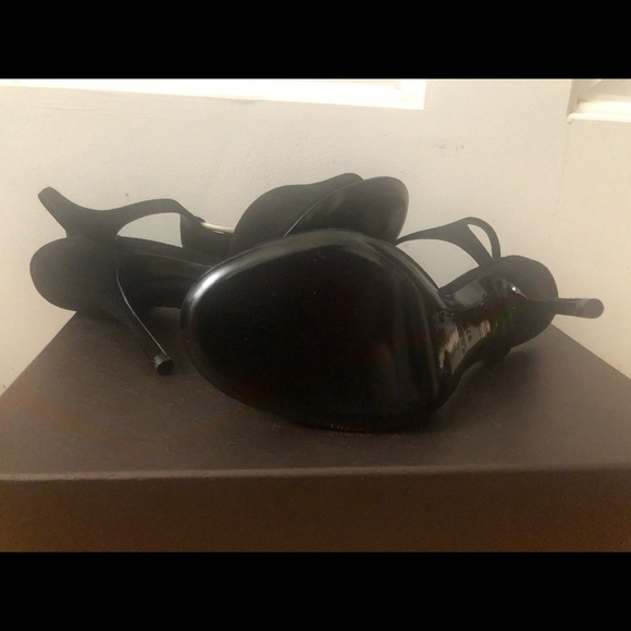 Strut in Gucci - Picture 4 of 4